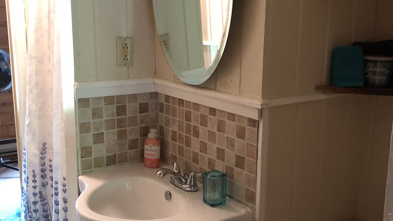 Photo of Bathroom in Port Crane