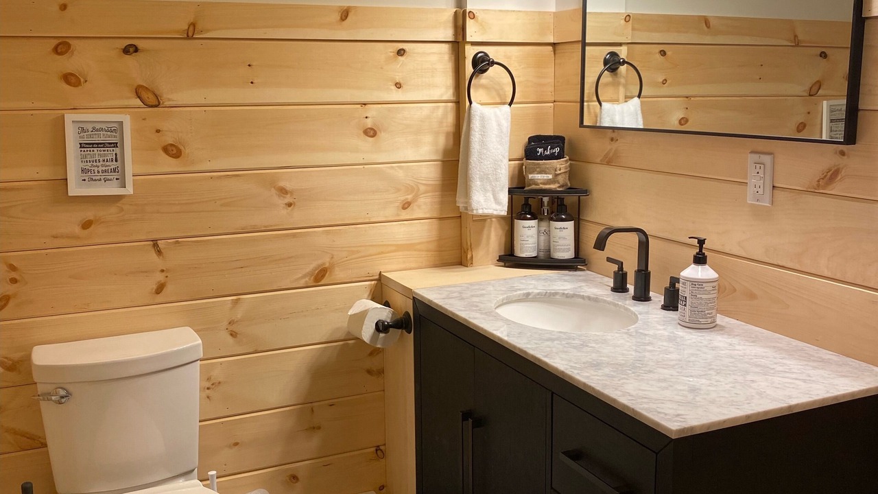 Photo of Bathroom in Jay