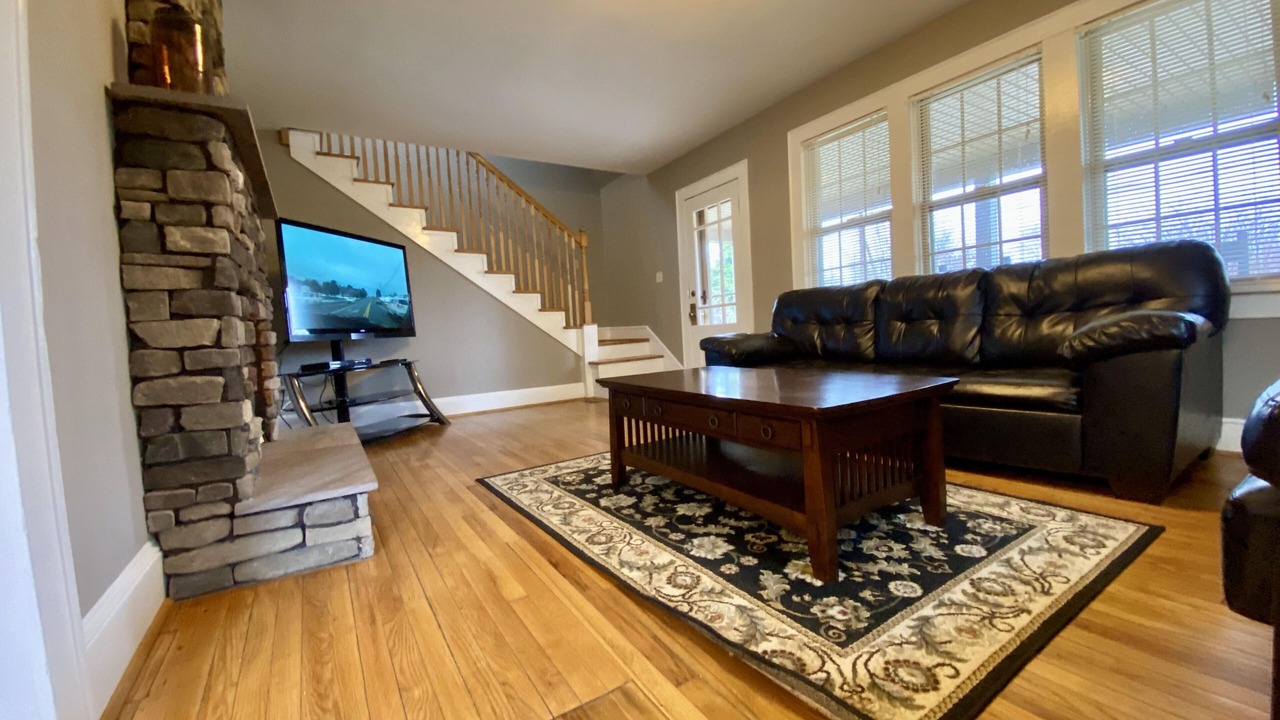 Photo of Livingroom in Halltown