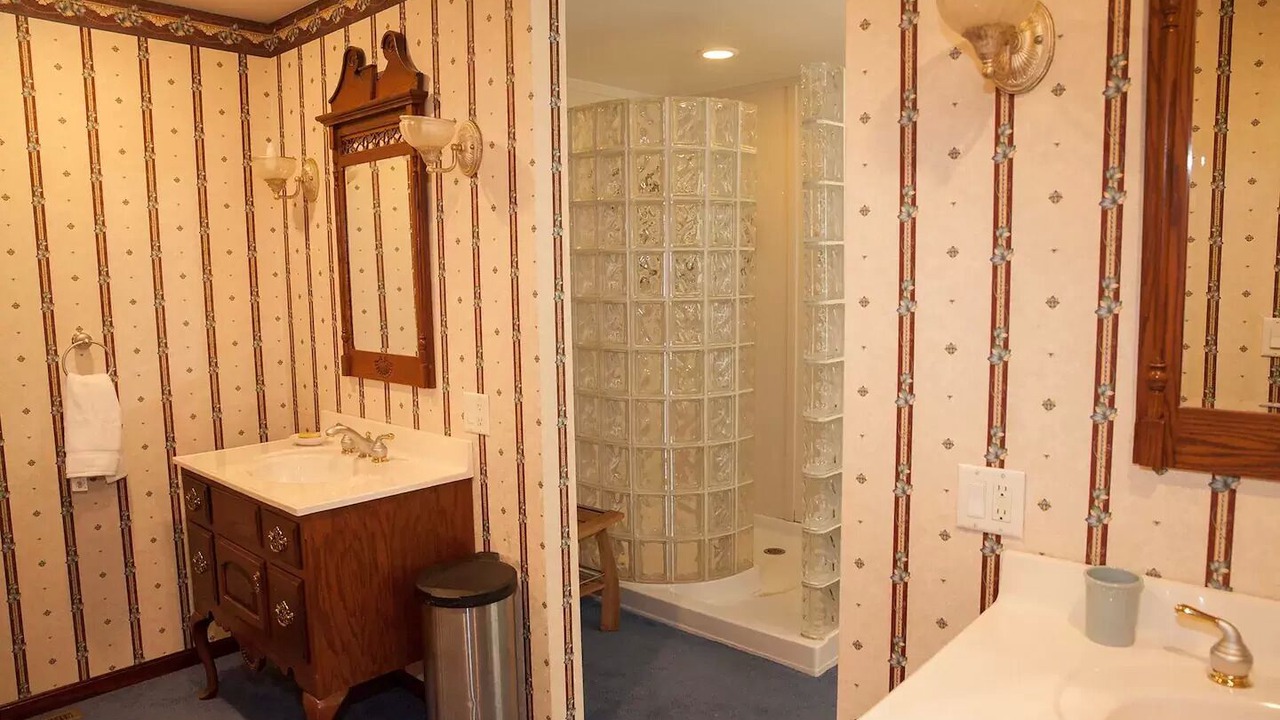 Photo of Bathroom in Triadelphia