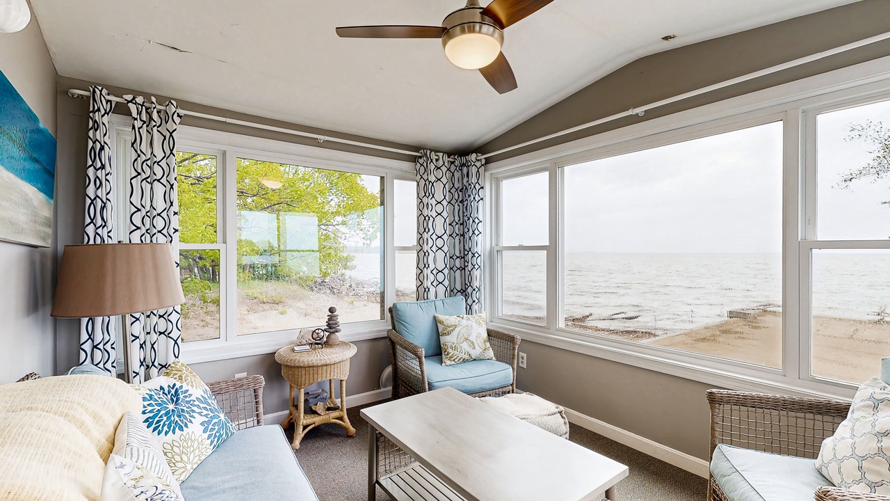 Photo of Livingroom in Malletts Bay