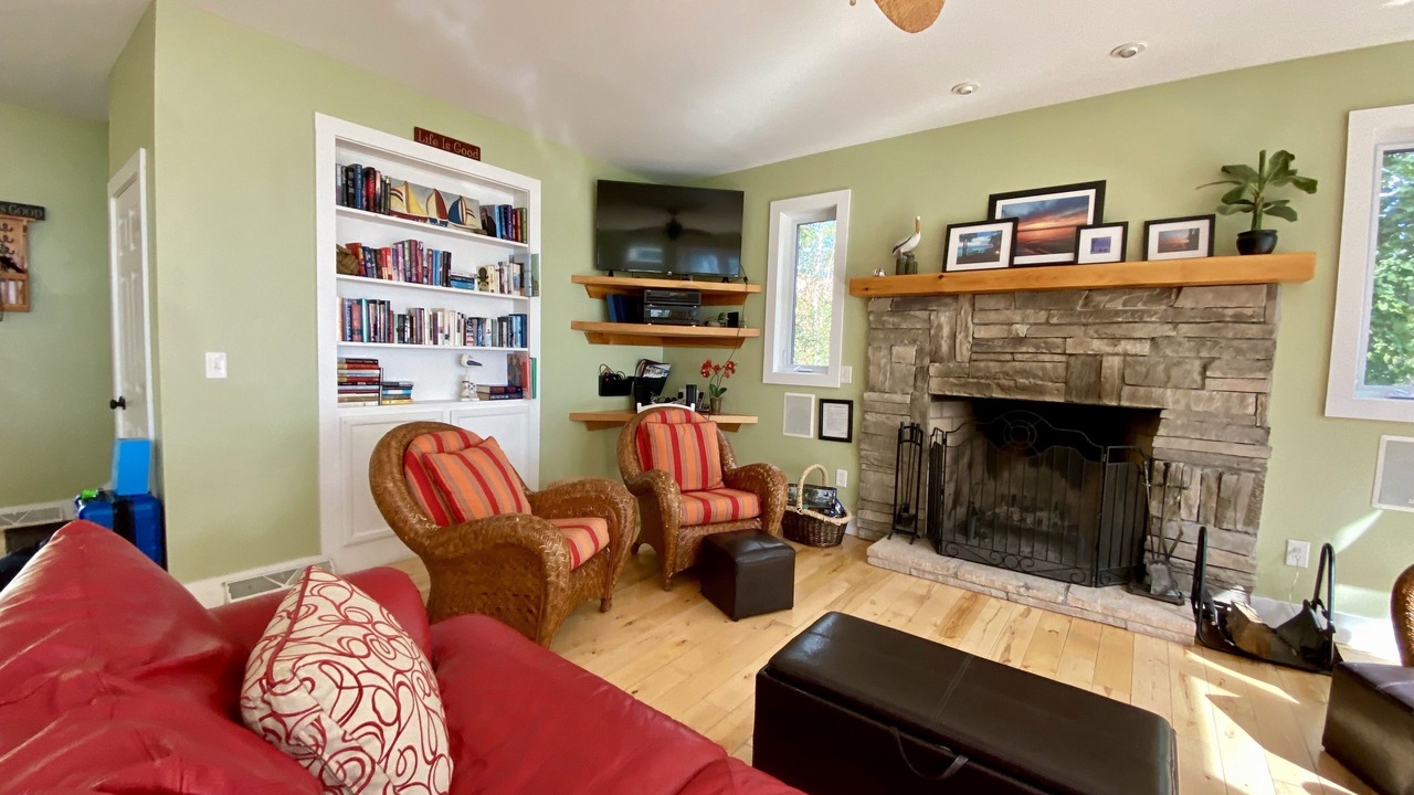 Photo of Livingroom in Champlain