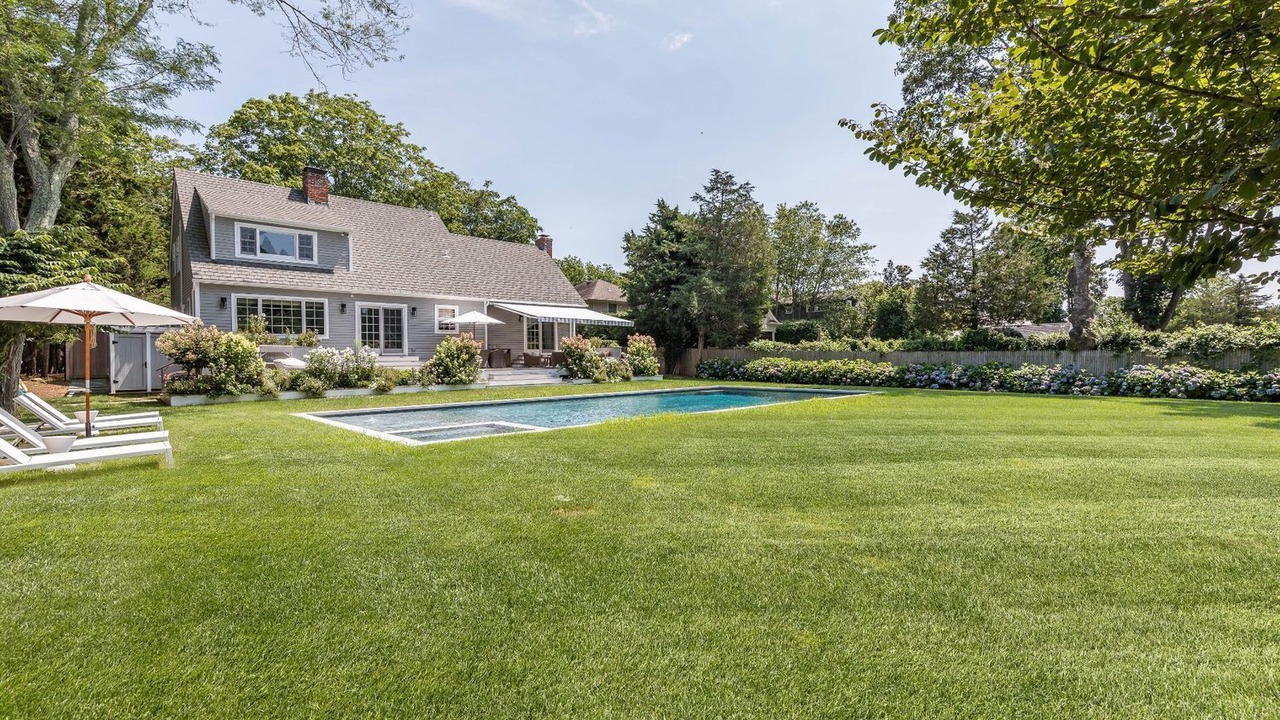 Photo of Outdoor in Amagansett Lanes