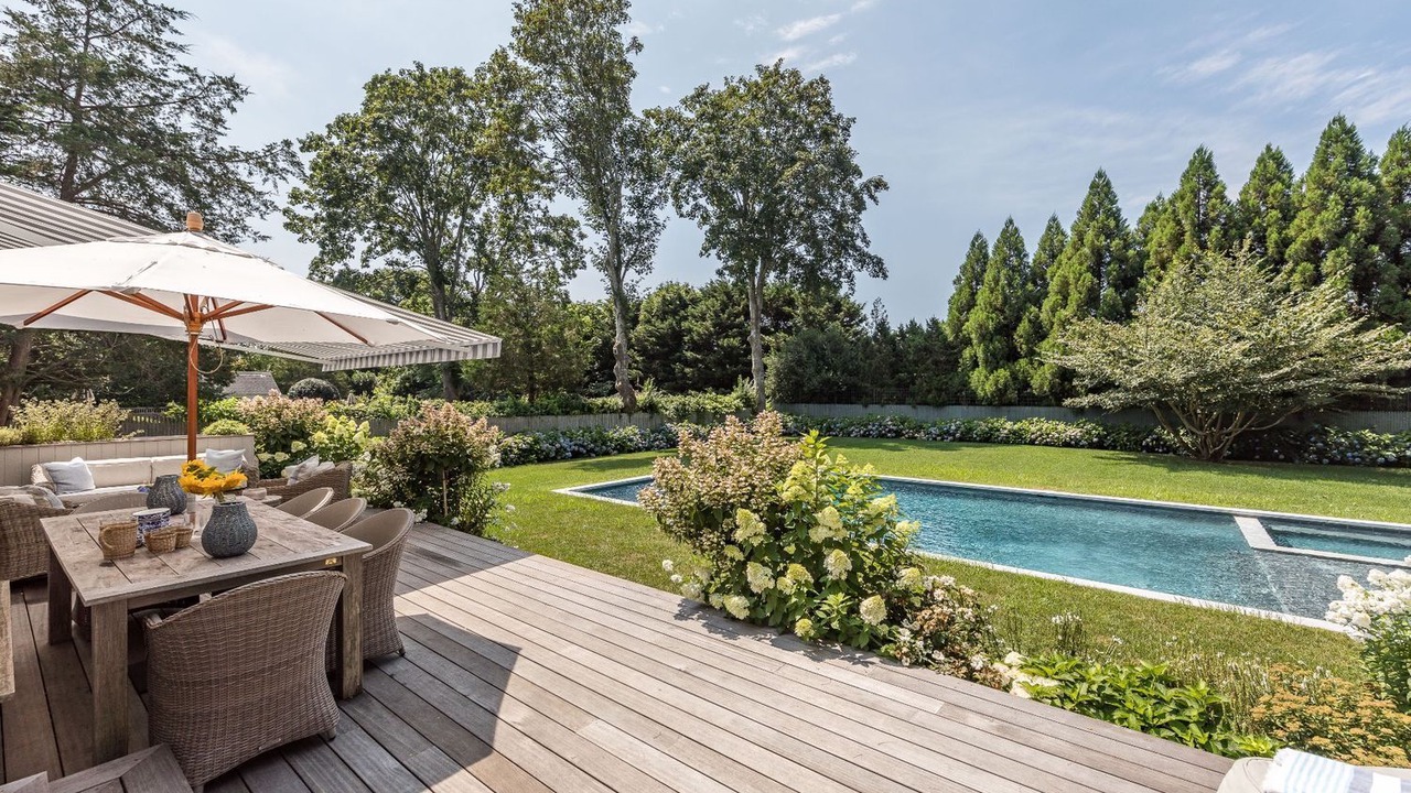 Photo of Outdoor in Amagansett Lanes