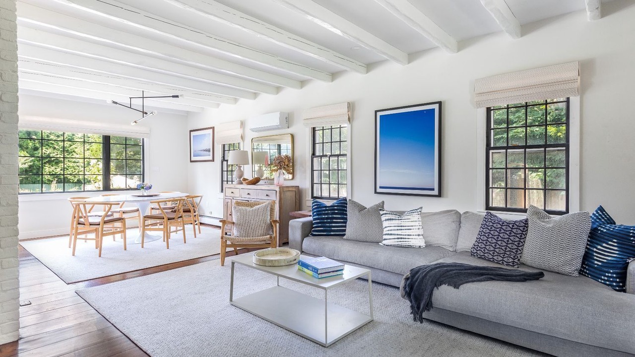 Photo of Livingroom in Amagansett Lanes