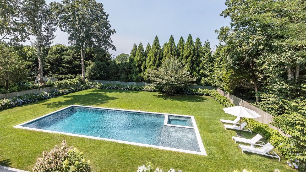Photo of Outdoor in Amagansett Lanes