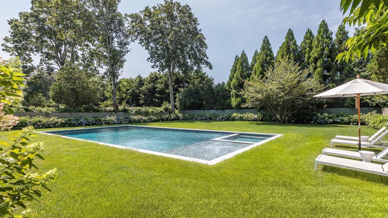 Photo of Outdoor in Amagansett Lanes