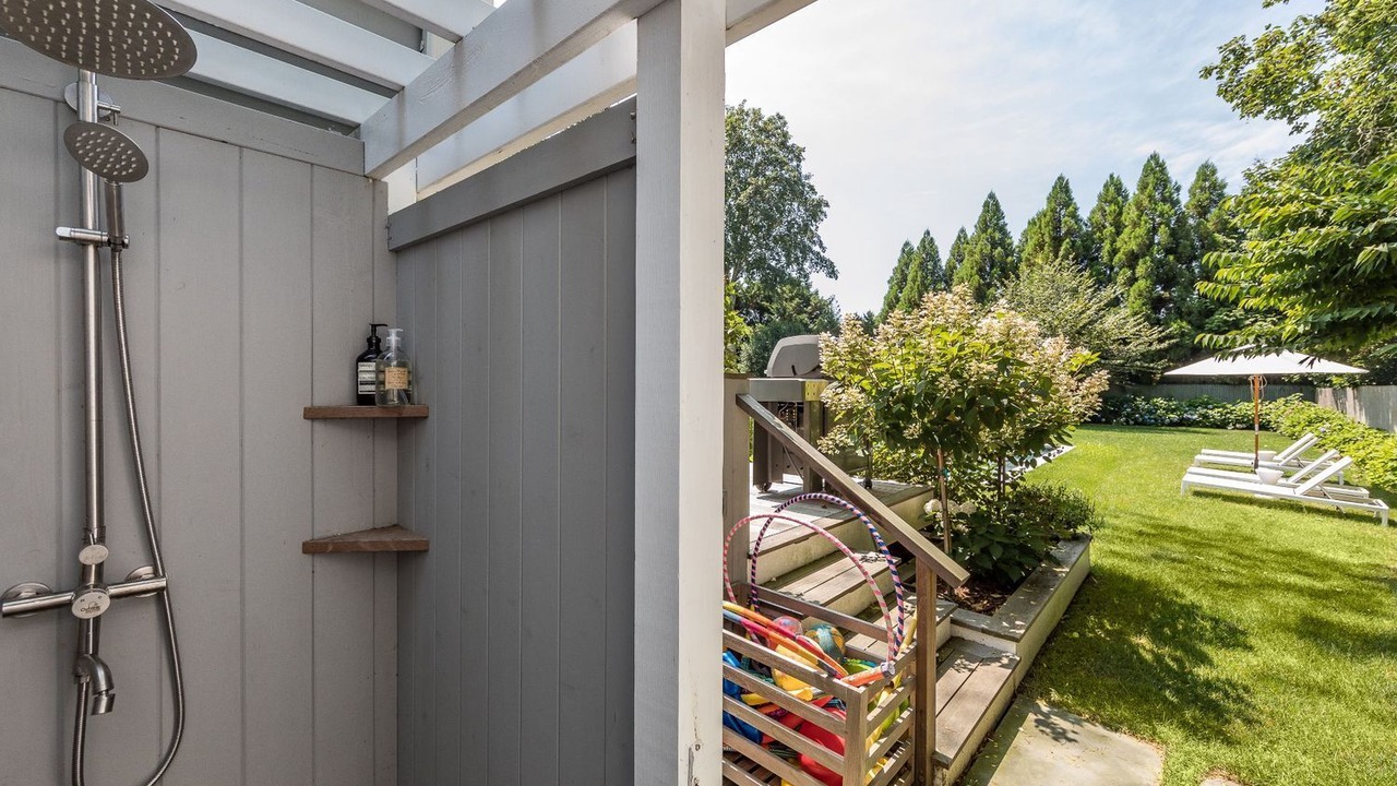 Photo of Patio Balcony in Amagansett Lanes