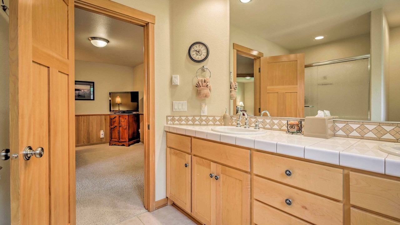 Photo of Bathroom in Manzanita