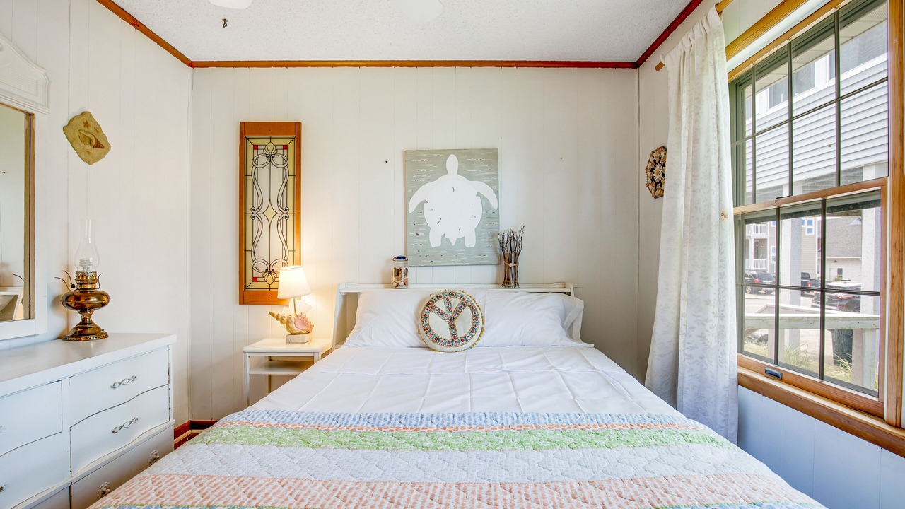 Photo of Bedroom in Caine Woods