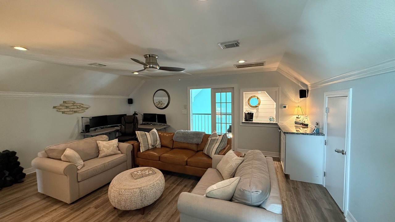 Photo of Livingroom in Surfside Beach