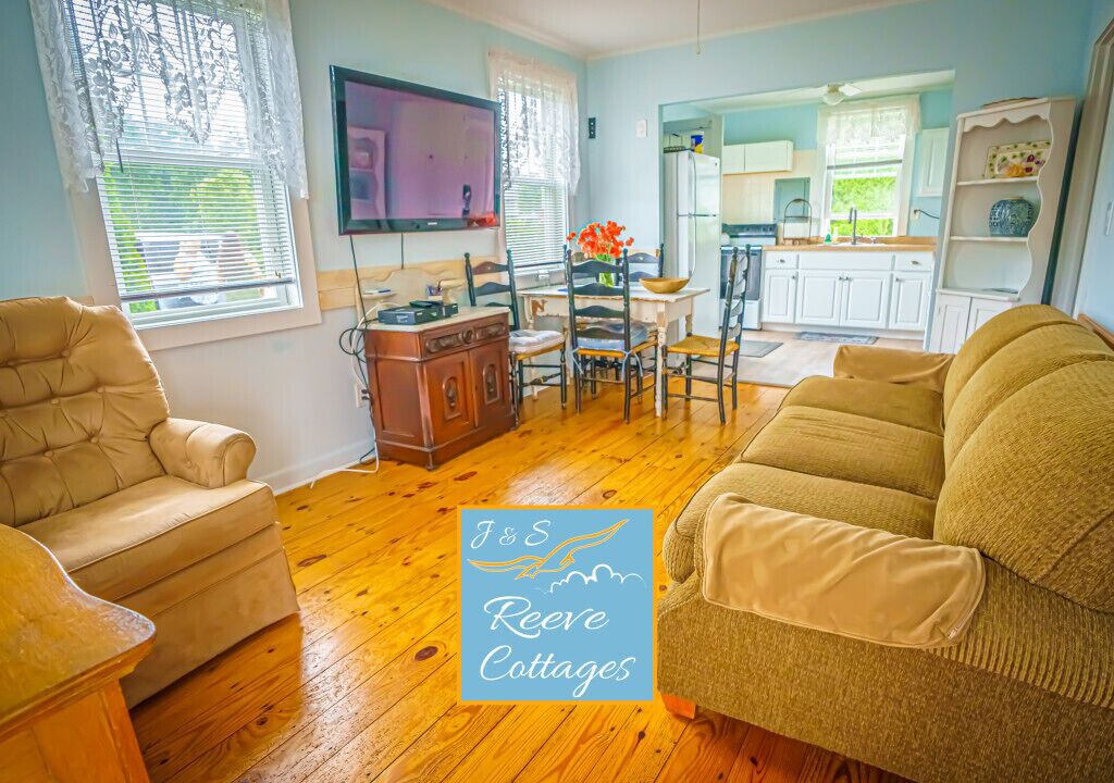 Photo of Livingroom in Aquebogue