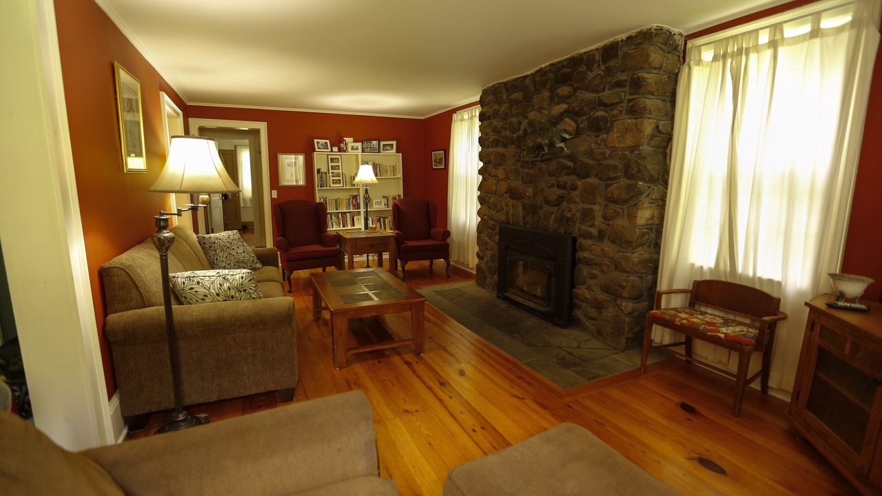 Photo of Livingroom in Cooperstown