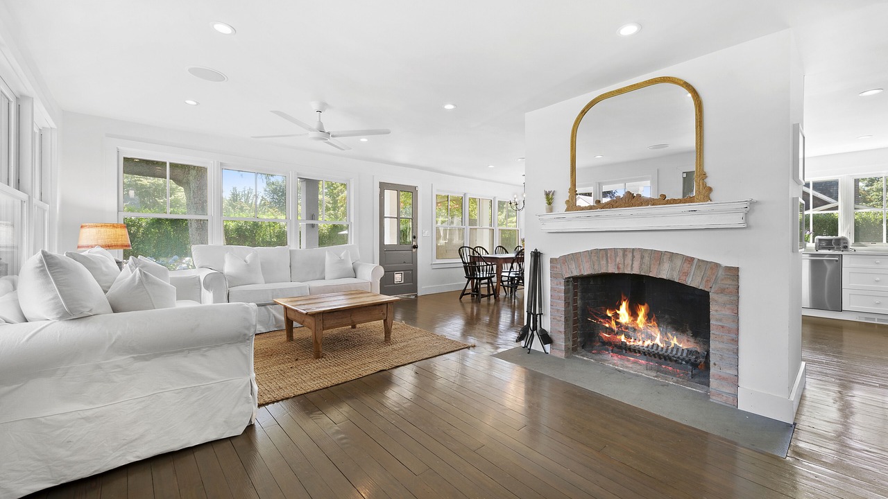 Photo of Livingroom in Village of Southampton