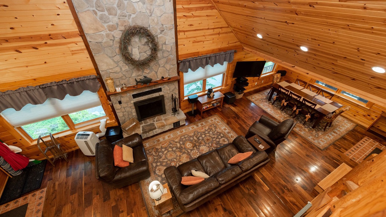 Photo of Livingroom in McHenry