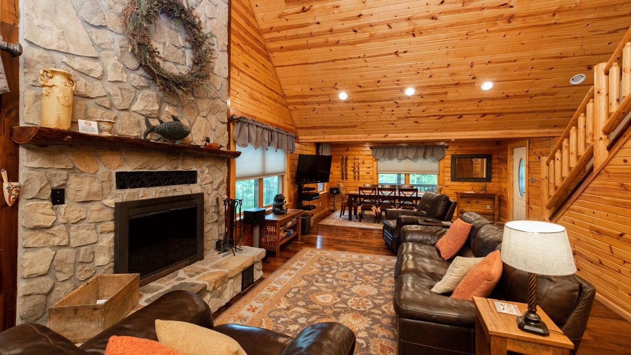 Photo of Livingroom in McHenry