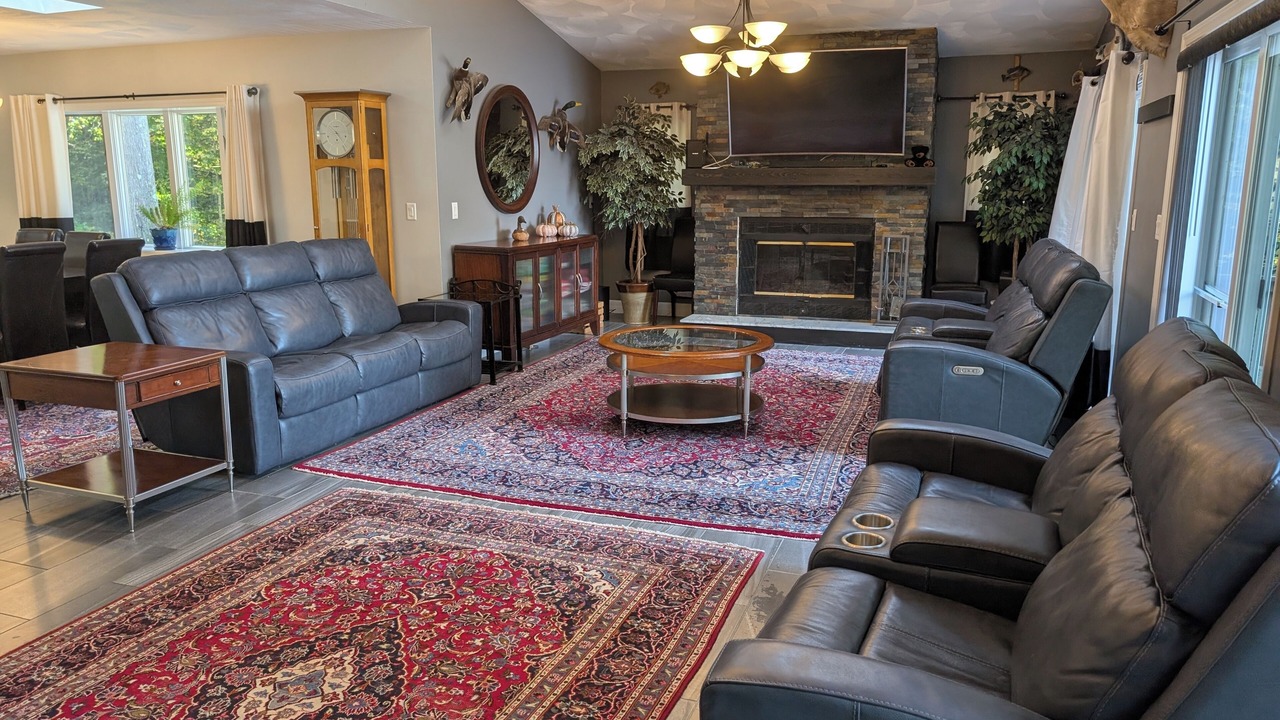 Photo of Livingroom in Alder Creek