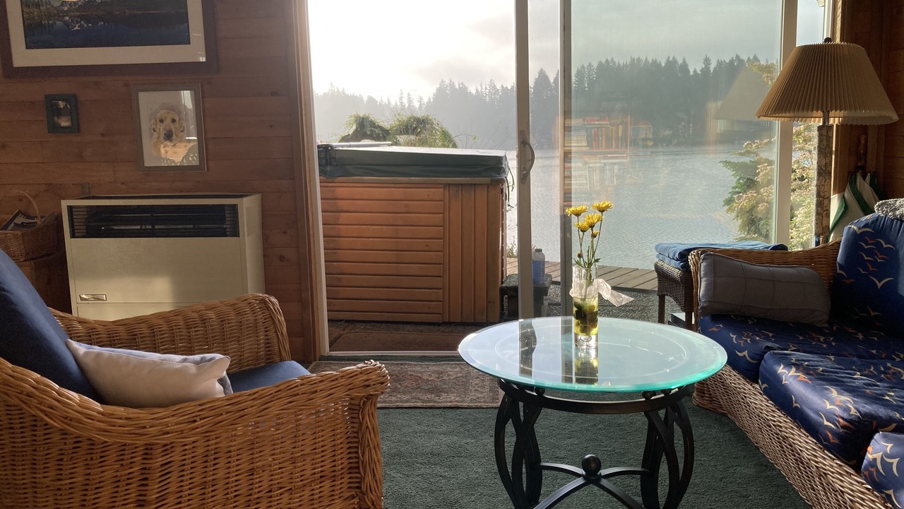 Photo of Livingroom in Woodinville