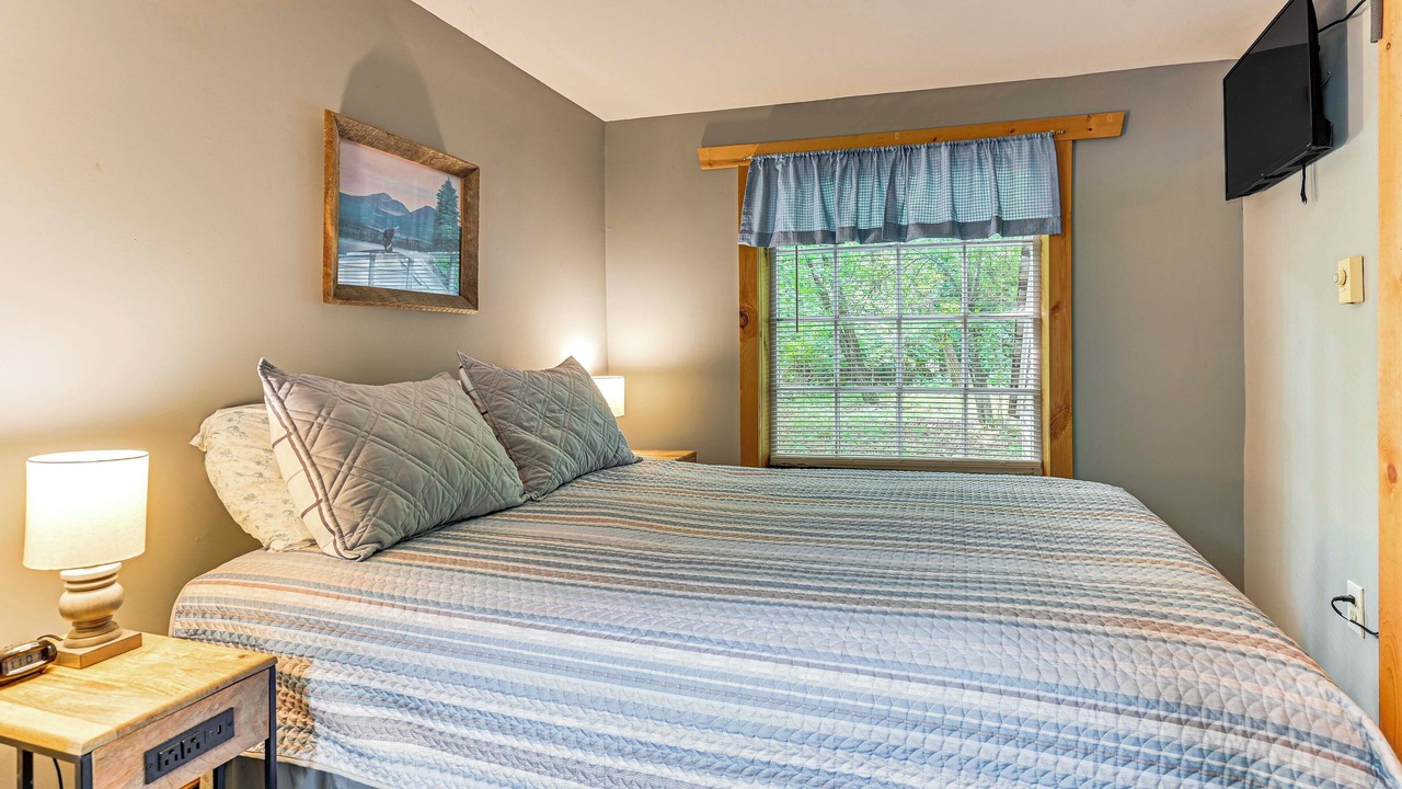 Photo of Bedroom in North Creek