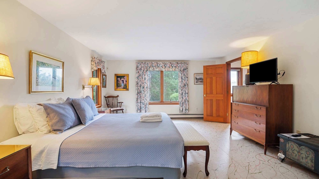 Photo of Bedroom in East Orleans