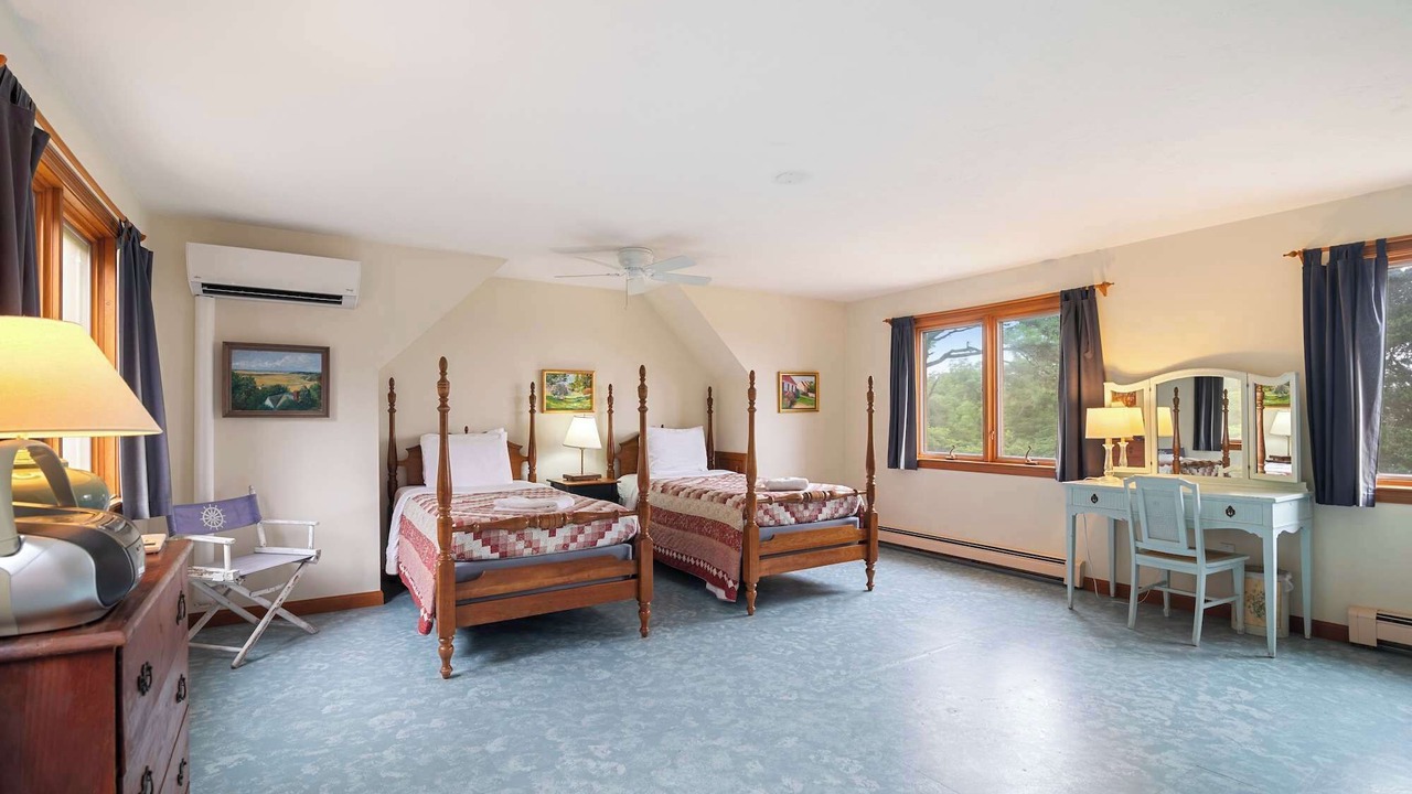Photo of Bedroom in East Orleans