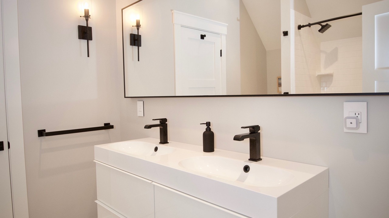 Photo of Bathroom in Stowe Village Historic District