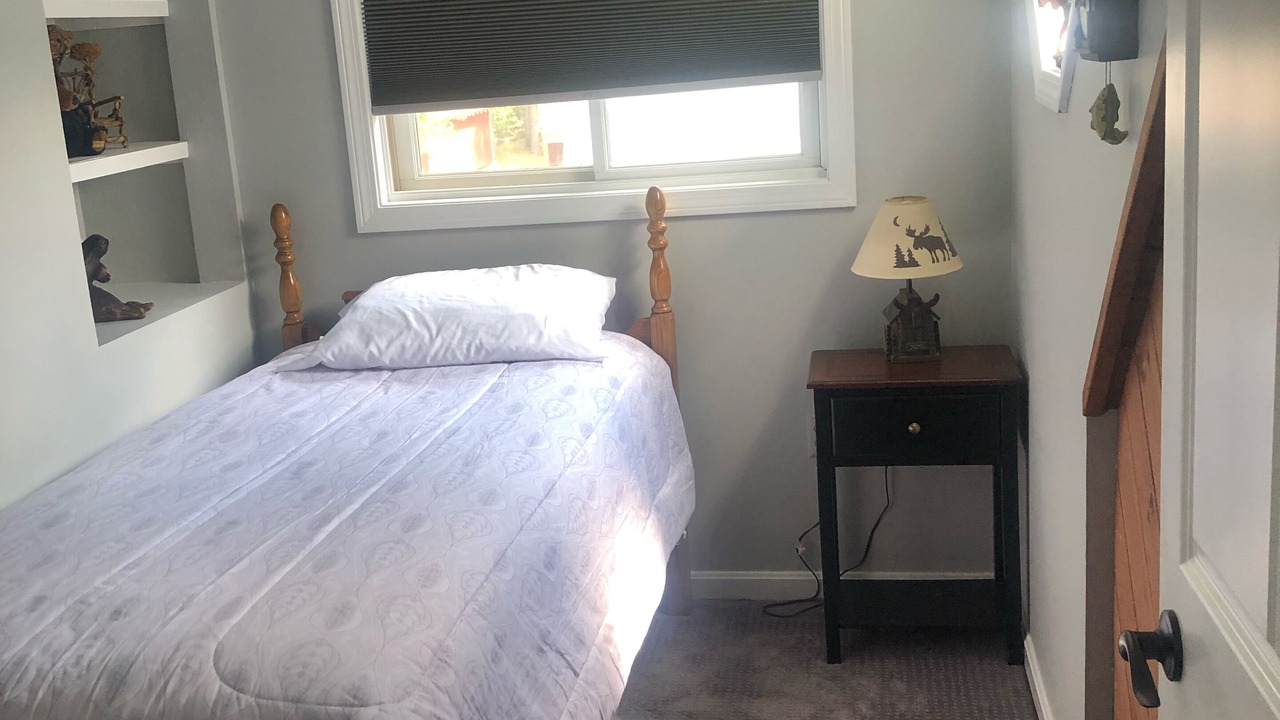 Photo of Bedroom in Moultonborough