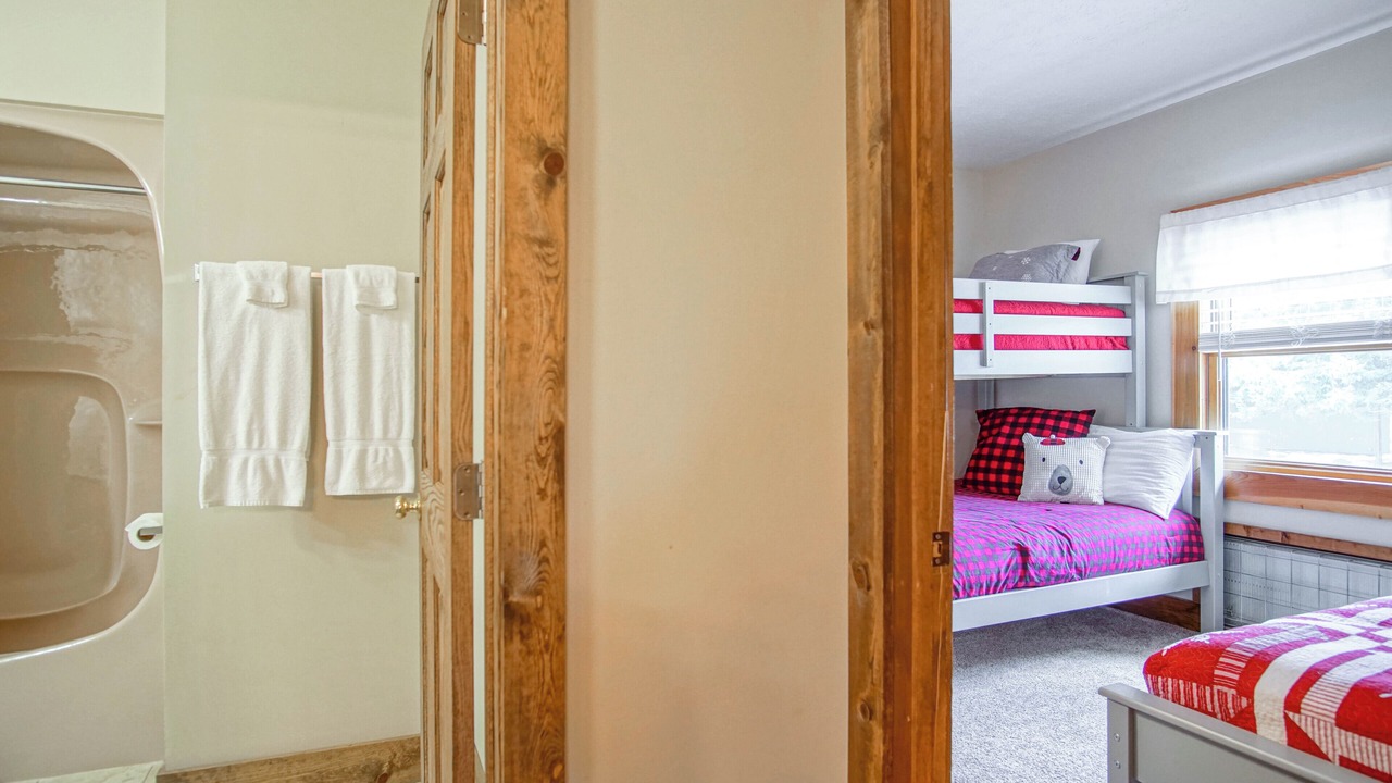 Photo of Bathroom in Snowshoe