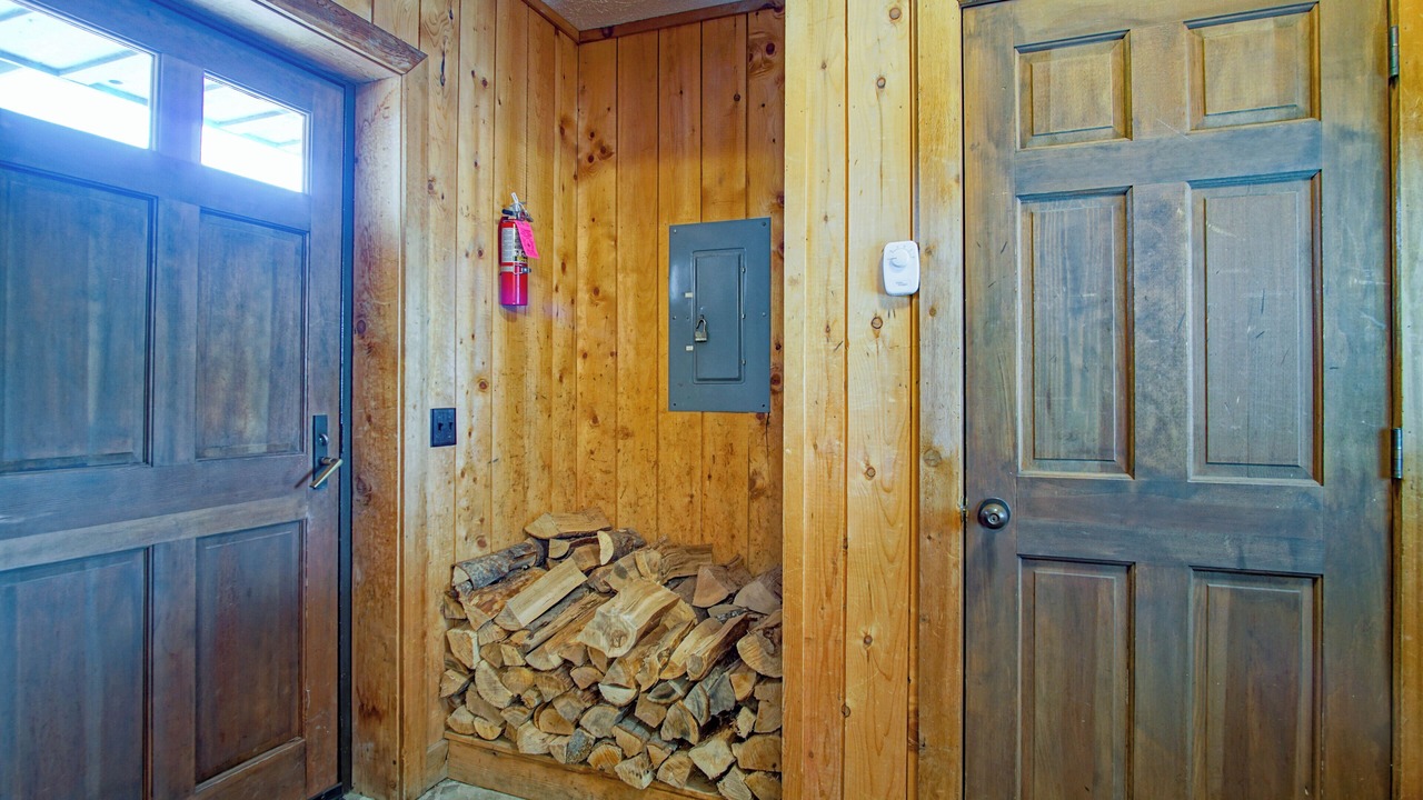 Photo of Livingroom in Snowshoe