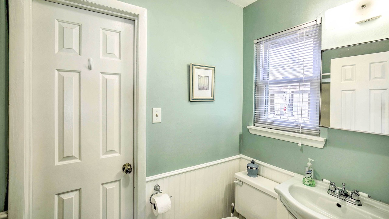 Photo of Bathroom in Long Beach