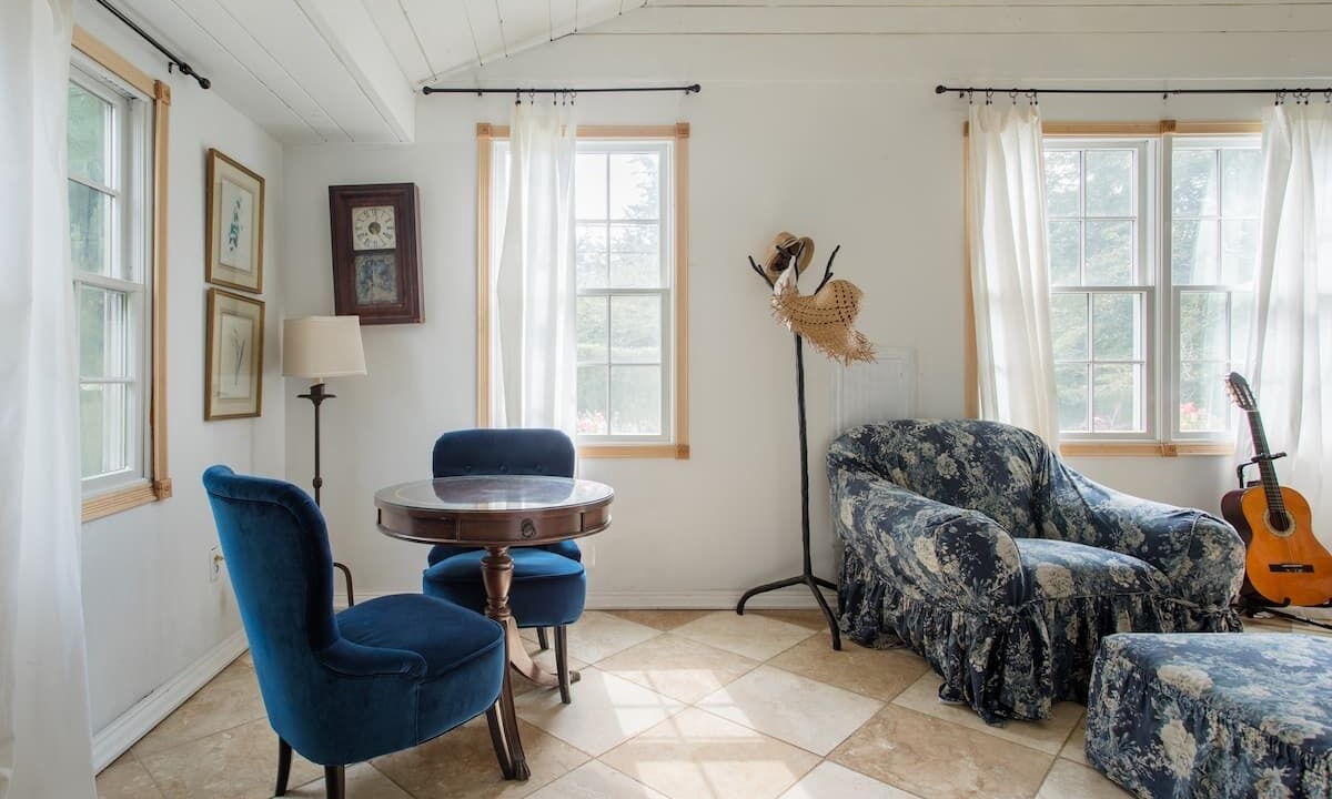 Photo of Livingroom in Village of Southampton