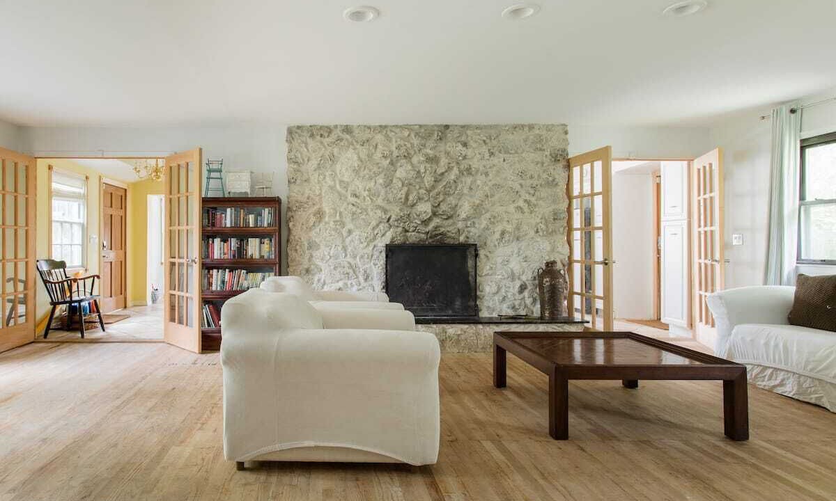 Photo of Livingroom in Village of Southampton