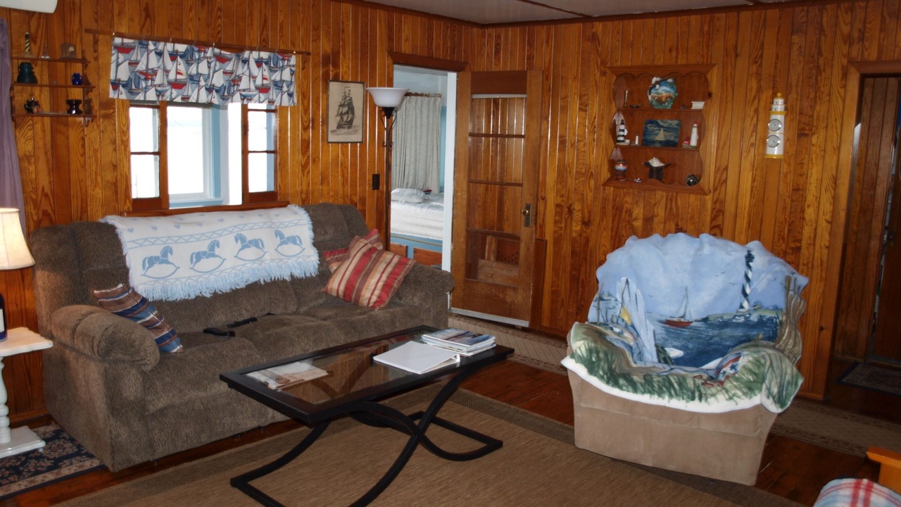 Photo of Livingroom in Town of Benton