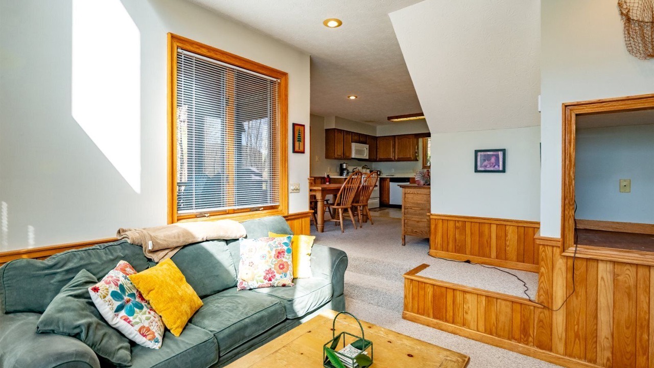Photo of Livingroom in Davis