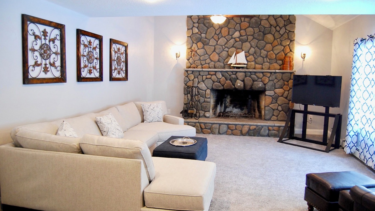 Photo of Livingroom in West Alton
