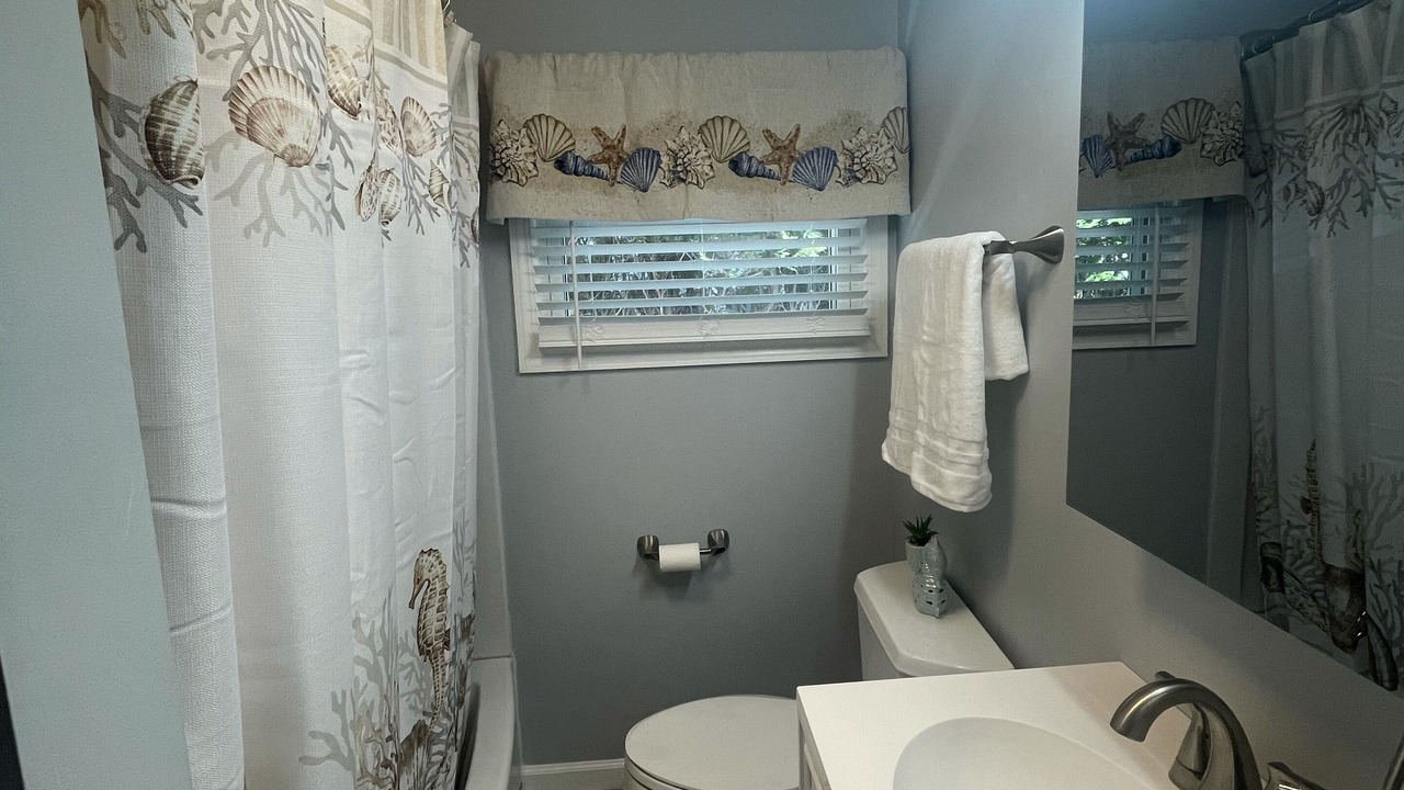 Photo of Bathroom in Saybrook Manor