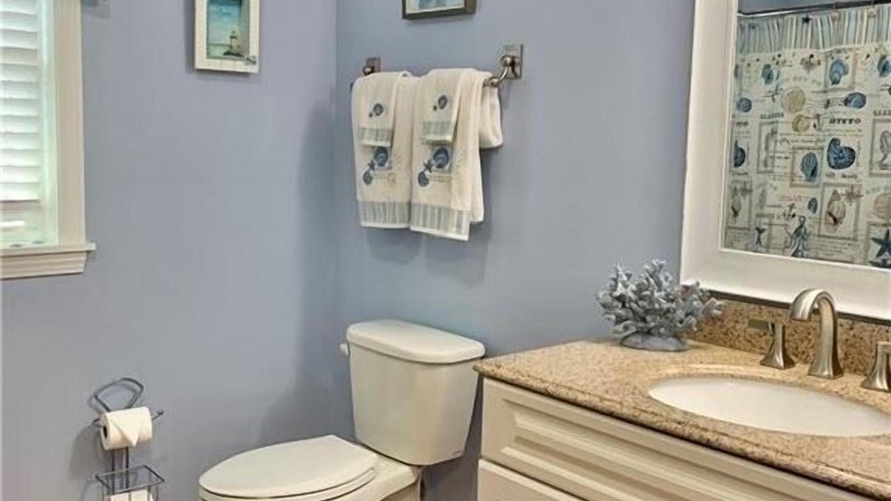 Photo of Bathroom in Saybrook Manor