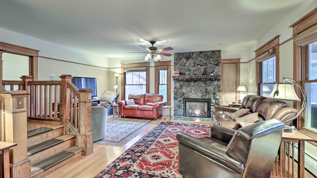 Photo of Livingroom in North Creek