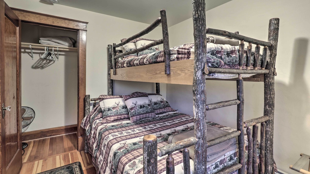 Photo of Bedroom in North Creek
