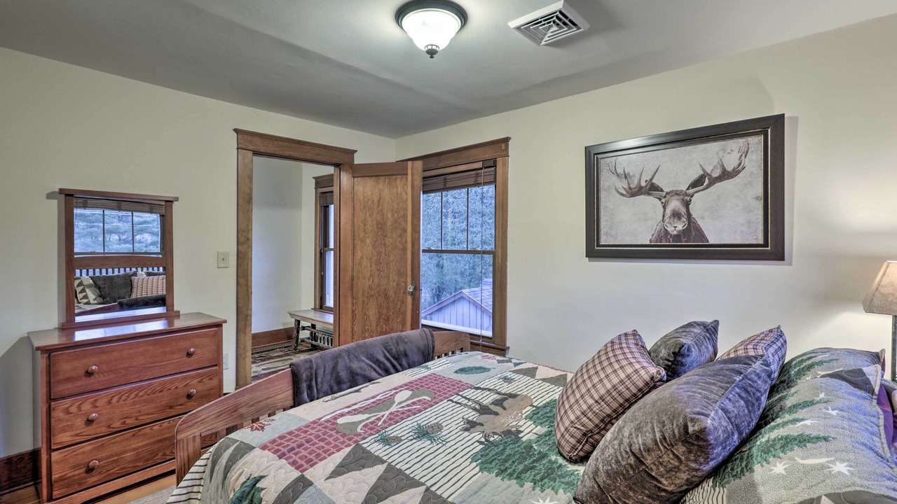 Photo of Bedroom in North Creek