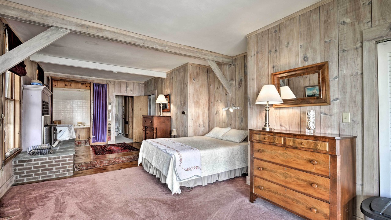 Photo of Bedroom in Homer