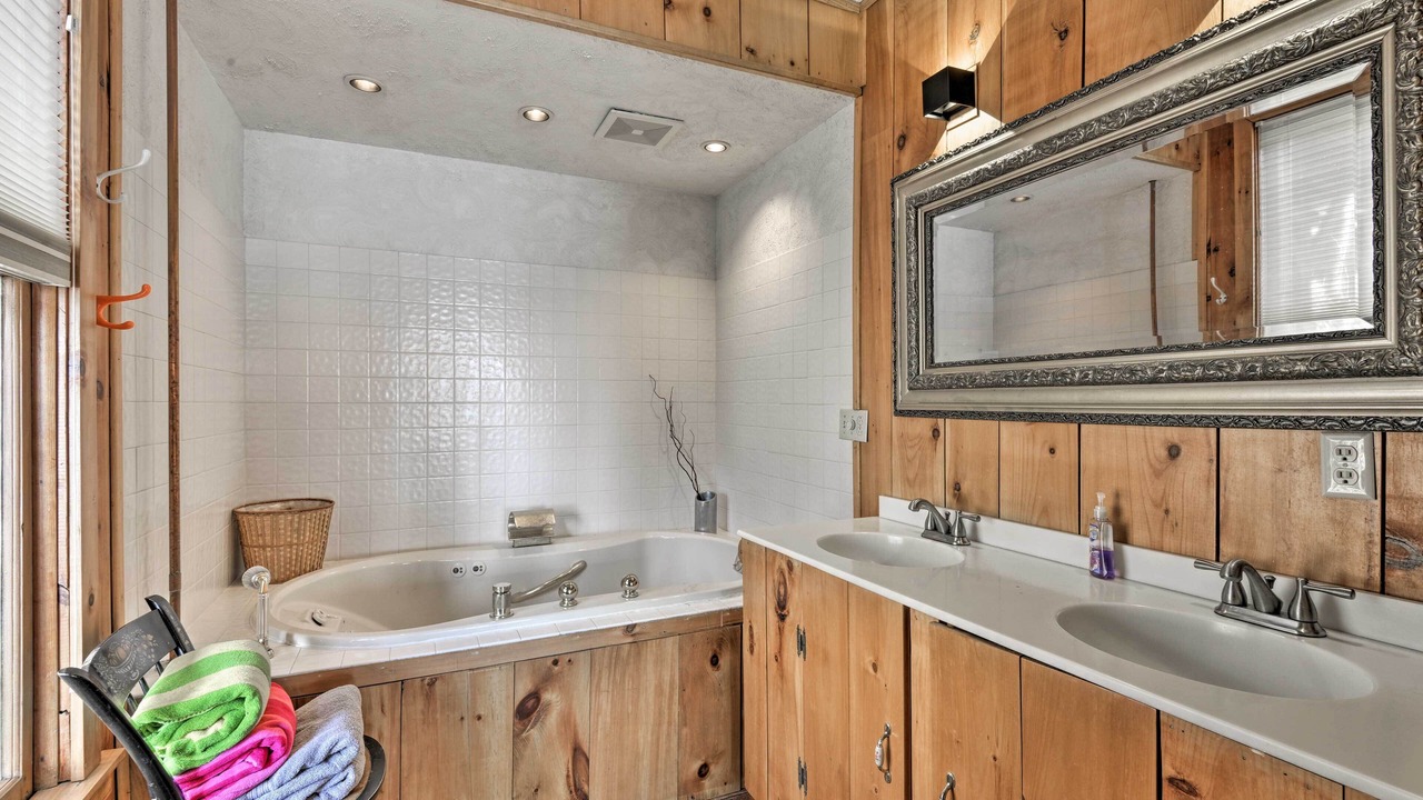 Photo of Bathroom in Homer