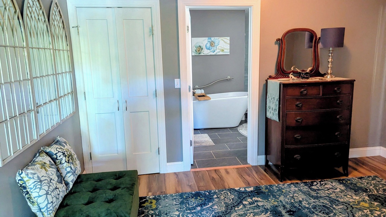 Photo of Bedroom in Raymond