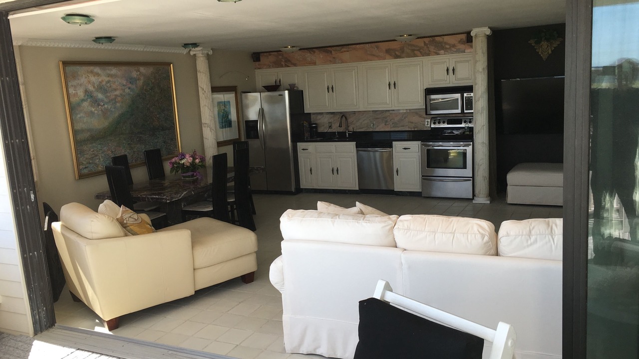 Photo of Livingroom in Westhampton Beach