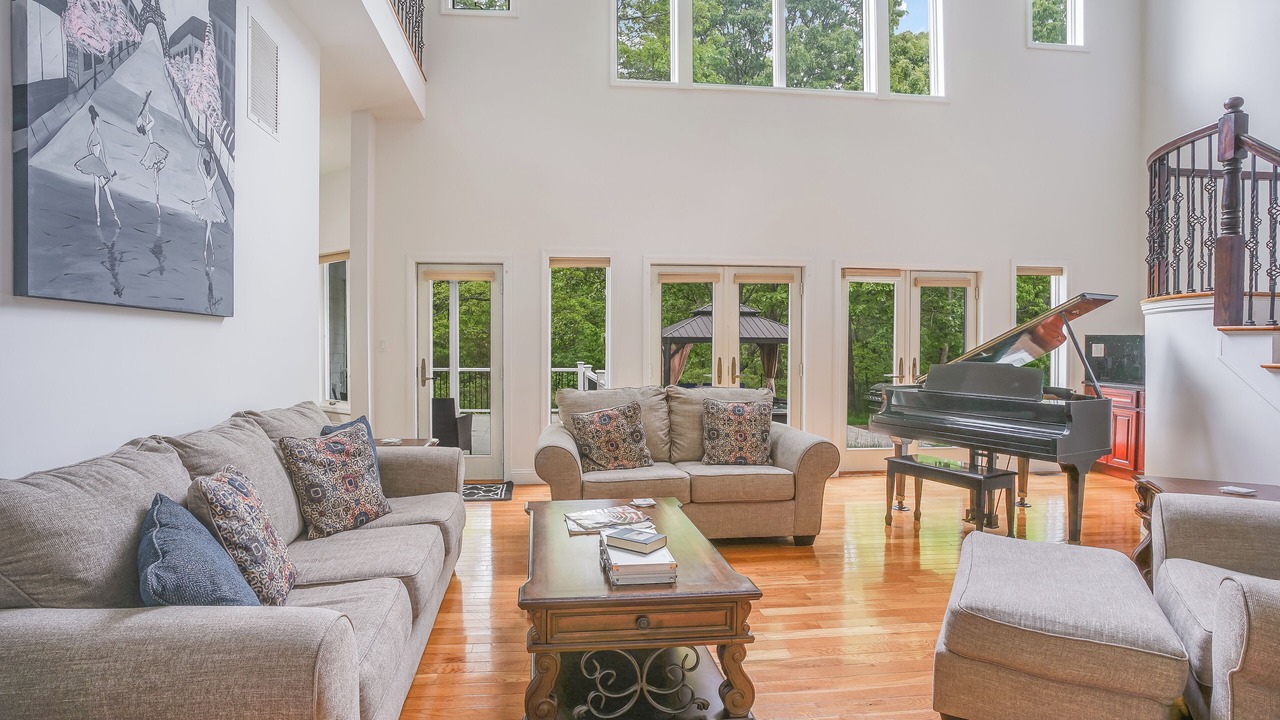 Photo of Livingroom in Hampton Bays