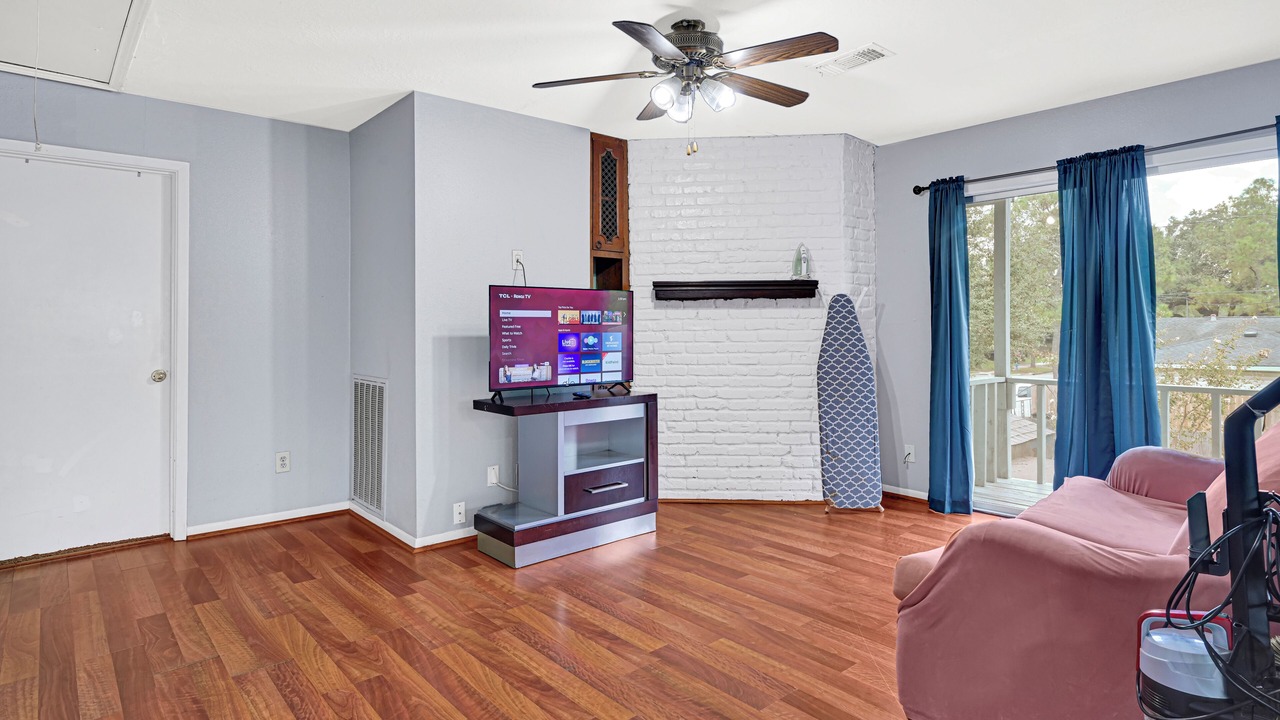 Photo of Livingroom in Sharpstown