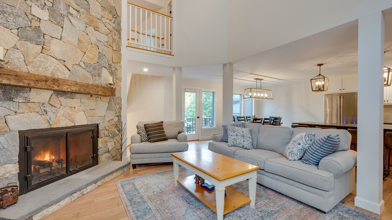 Photo of Livingroom in East Burke