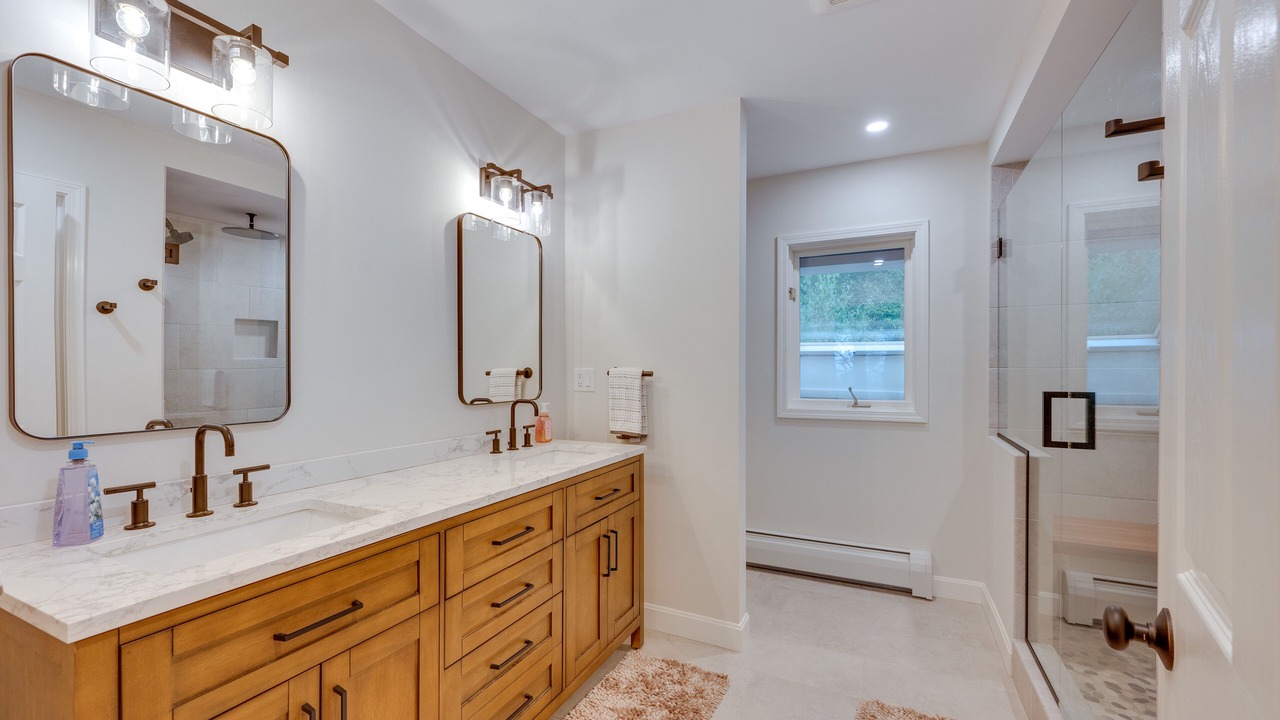 Photo of Bathroom in East Burke
