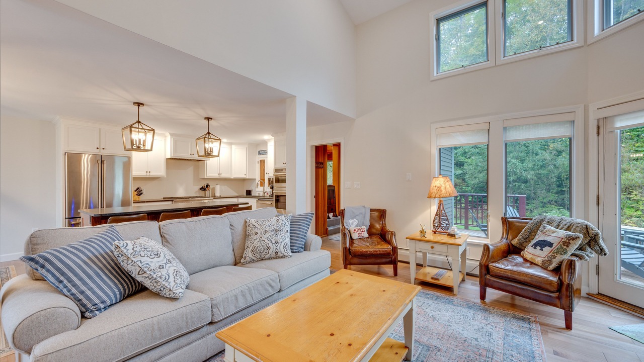 Photo of Livingroom in East Burke