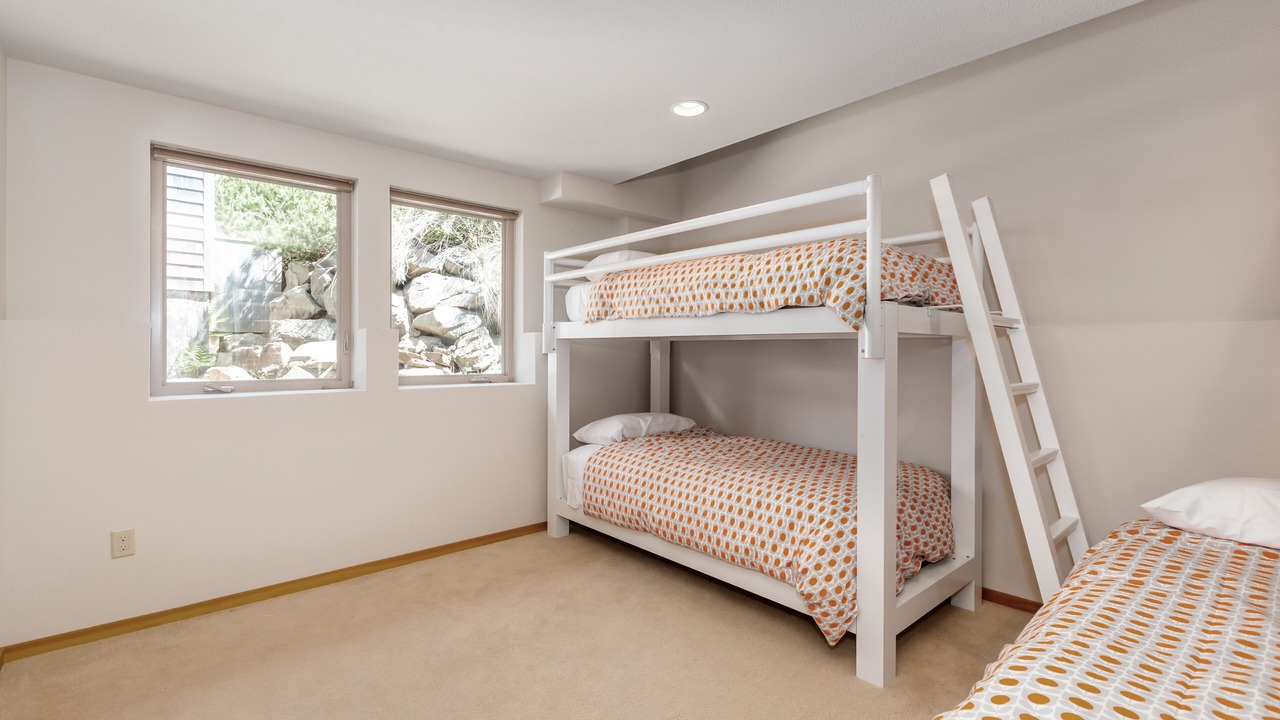 Photo of Bedroom in Manzanita